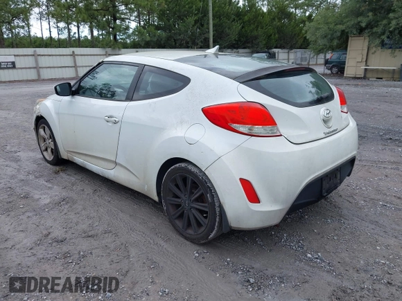 2013 Hyundai Veloster w/Black Int с VIN KMHTC6AD9DU155259, выставлен на аукционе IAAI как лот 42361365 с пробегом 261 896 миль миль и . История ставок и продаж доступна на DreamBid. Изображение 3.
