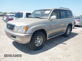 2001 Lexus LX 470 with VIN JTJHT00W613510736, listed as a IAAI auction lot 42005639 with 274,227 mi miles and . Bid and sale history available at carsss.com. Image 17.