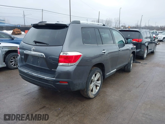 2012 Toyota Highlander Limited with VIN 5TDDK3EH6CS174295, listed as a IAAI auction lot 41680246 with 215,531 mi miles. Bid and sale history available at carsss.com. Image 4.