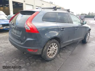 2010 Volvo XC60 3.0T with VIN YV4992DZ2A2119737, listed as a IAAI auction lot 41313329 with 101,112 mi miles. Bid and sale history available at carsss.com. Image 4.