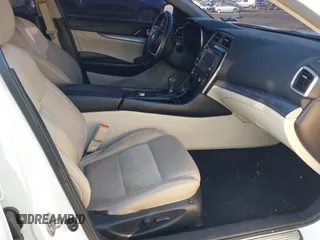 2017 Nissan Maxima SV z VIN 1N4AA6AP3HC360265, wystawiony jako IAAI lot #41164214 z przebiegiem 90 813 mil mil oraz . Historia ofert i sprzedaży dostępna na DreamBid. Obrazek 5.