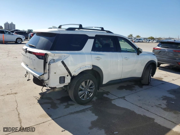 2024 Nissan Pathfinder SV with VIN 5N1DR3BB5RC308215, listed as a Copart auction lot 48916375 with 4,404 mi miles and Salvage Title. Bid and sale history available at carsss.com. Image 3.