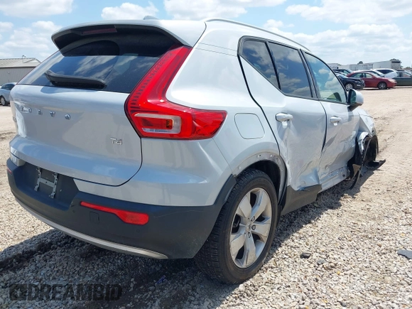 2021 Volvo XC40 Momentum z VIN YV4AC2HK4M2486512, wystawiony jako IAAI lot #42252265 z przebiegiem 56 397 mil mil oraz . Historia ofert i sprzedaży dostępna na DreamBid. Obrazek 4.