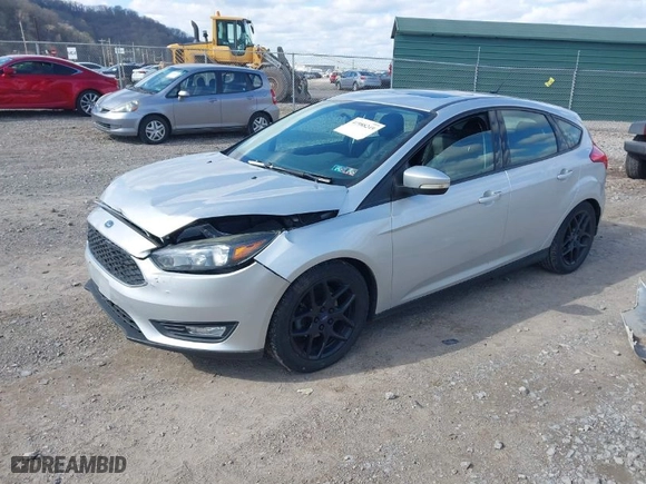 2016 Ford Focus SE with VIN 1FADP3K26GL321391, listed as a IAAI auction lot 41988249 with 82,222 mi miles. Bid and sale history available at carsss.com. Image 2.