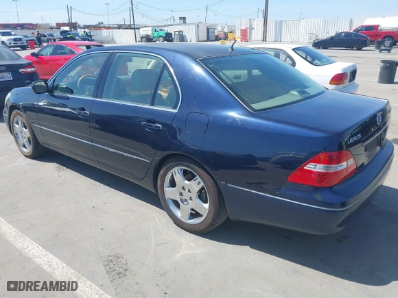 2006 Lexus LS 430 with VIN JTHBN36F365047847, listed as a IAAI auction lot 42095250 with 177,101 mi miles. Bid and sale history available at carsss.com. Image 3.