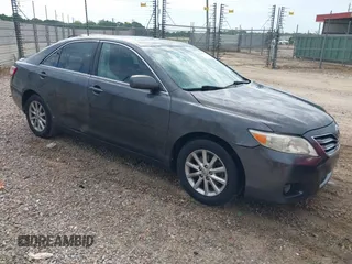 2011 Toyota Camry LE z VIN 4T1BF3EK0BU189369, wystawiony jako IAAI lot #42210101 z przebiegiem 207 679 mil mil oraz . Historia ofert i sprzedaży dostępna na DreamBid. Obrazek 1.