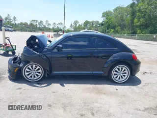 2013 Volkswagen Beetle Entry с VIN 3VWFP7AT4DM639280, выставлен на аукционе IAAI как лот 42324777 с пробегом 77 049 миль миль и . История ставок и продаж доступна на DreamBid. Изображение 15.