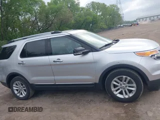 2013 Ford Explorer XLT with VIN 1FM5K7D8XDGC48662, listed as a IAAI auction lot 42182134 with 220,064 mi miles. Bid and sale history available at carsss.com. Image 13.