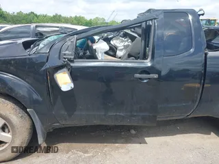 2006 Nissan Frontier SE z VIN 1N6AD06U36C440429, wystawiony jako IAAI lot #42265012 z przebiegiem Nie podano mil oraz . Historia ofert i sprzedaży dostępna na DreamBid. Obrazek 13.