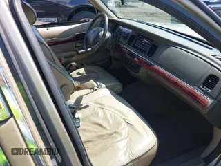 2000 Mercury Grand Marquis GS z VIN 2MEFM74W3YX610461, wystawiony jako IAAI lot #42162767 z przebiegiem 181 400 mil mil oraz . Historia ofert i sprzedaży dostępna na DreamBid. Obrazek 5.
