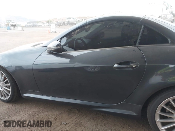 2011 Mercedes-Benz SLK 300 z VIN WDBWK5EA7BF236839, wystawiony jako IAAI lot #41739236 z przebiegiem 93 326 mil mil oraz . Historia ofert i sprzedaży dostępna na DreamBid. Obrazek 14.
