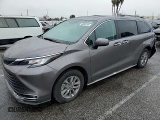 2023 Toyota Sienna XLE with VIN 5TDJRKEC1PS172117, listed as a Copart auction lot 49288195 with 44,109 mi miles and Salvage Title. Bid and sale history available at carsss.com. Image 1.