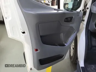 2017 Ford Transit z VIN 1FTYE1ZM7HKA10220, wystawiony jako IAAI lot #42905382 z przebiegiem 143 262 mil mil oraz . Historia ofert i sprzedaży dostępna na DreamBid. Obrazek 3.