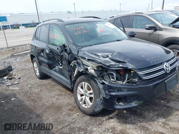 2017 Volkswagen Tiguan S z VIN WVGBV7AX1HK031235, wystawiony jako IAAI lot #42146876 z przebiegiem 95 028 mil mil oraz . Historia ofert i sprzedaży dostępna na DreamBid. Obrazek 6.