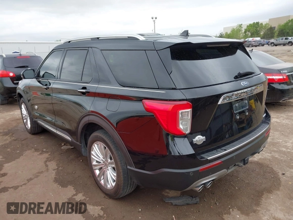 2022 Ford Explorer King Ranch z VIN 1FM5K8LC5NGA34787, wystawiony jako IAAI lot #42066427 z przebiegiem 82 945 mil mil oraz . Historia ofert i sprzedaży dostępna na DreamBid. Obrazek 3.
