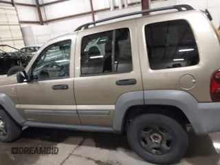 2005 Jeep Liberty Sport with VIN 1J4GL48K15W593739, listed as a IAAI auction lot 41169805 with 200,482 mi miles. Bid and sale history available at carsss.com. Image 14.