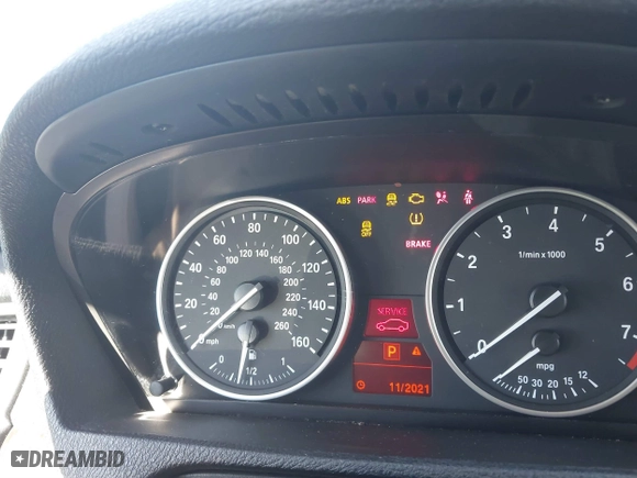 2011 BMW X5 35i with VIN 5UXZV4C51BL740731, listed as a IAAI auction lot 41771257 with 148,638 mi miles. Bid and sale history available at carsss.com. Image 7.