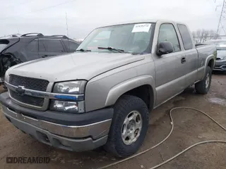 2003 Chevrolet Silverado 1500 LT with VIN 1GCEK19T33E268065, listed as a IAAI auction lot 41838254 with 247,179 mi miles. Bid and sale history available at carsss.com. Image 2.