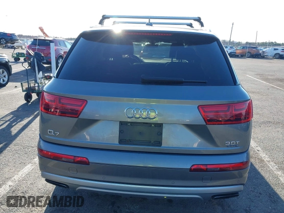 2017 Audi Q7 Premium Plus z VIN WA1LAAF78HD050275, wystawiony jako IAAI lot #41857583 z przebiegiem 68 612 mil mil oraz . Historia ofert i sprzedaży dostępna na DreamBid. Obrazek 16.