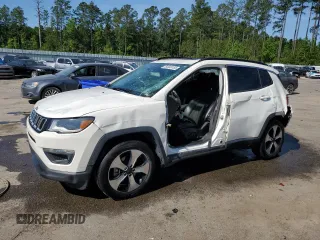2020 Jeep Compass Latitude with VIN 3C4NJCBB8LT257269, listed as a Copart auction lot 54303155 with 41,712 mi miles and Salvage title. Bid and sale history available at DreamBid. Image 1.
