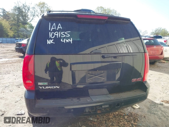 2011 GMC Yukon SLT with VIN 1GKS2CE02BR109155, listed as a IAAI auction lot 41925194 with 238,479 mi miles. Bid and sale history available at carsss.com. Image 15.