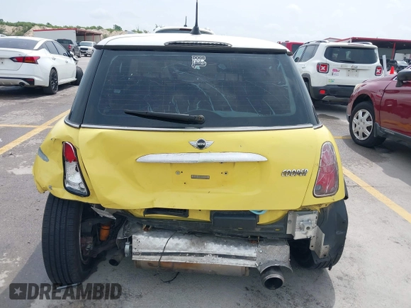 2005 MINI Hardtop with VIN WMWRC33505TK62367, listed as a IAAI auction lot 42397651 with Not provided miles and . Bid and sale history available at DreamBid. Image 6.