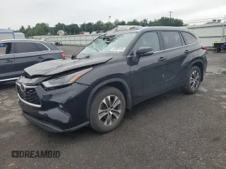 2022 Toyota Highlander XLE with VIN 5TDGZRBH7NS241862, listed as a Copart auction lot 62605495 with 29,080 mi miles and Salvage title. Bid and sale history available at DreamBid. Image 1.