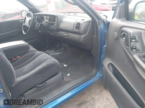 2000 Dodge Dakota with VIN 1B7GL22X8YS774590, listed as a IAAI auction lot 42027035 with 93,092 mi miles and . Bid and sale history available at DreamBid. Image 5.