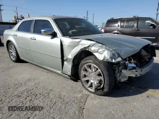 2006 Chrysler 300 C z VIN 2C3LA63H66H408557, wystawiony jako Copart lot #57797005 z przebiegiem 71 932 mil mil oraz Szkoda całkowita • Salvage title. Historia ofert i sprzedaży dostępna na DreamBid. Obrazek 4.