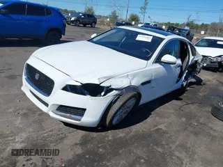 2016 Jaguar XF 35t Premium with VIN SAJBD4BV2GCY07515, listed as a IAAI auction lot 41492616 with 92,573 mi miles. Bid and sale history available at carsss.com. Image 17.