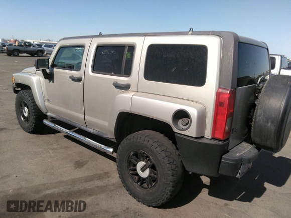 2006 Hummer H3 z VIN 5GTDN136668176921, wystawiony jako IAAI lot #36837208 z przebiegiem 114 034 mil mil oraz . Historia ofert i sprzedaży dostępna na DreamBid. Obrazek 3.