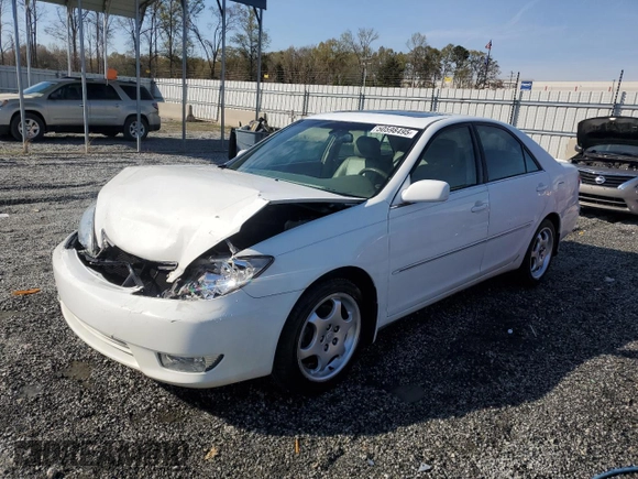 2005 Toyota Camry LE with VIN 4T1BF30K35U088189, listed as a Copart auction lot 50598495 with 208,145 mi miles and Salvage Title. Bid and sale history available at DreamBid. Image 1.