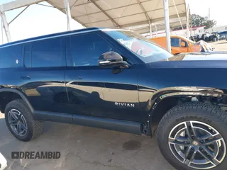 2025 Rivian R1S Adventure z VIN 7PDSGBBA4SN047584, wystawiony jako IAAI lot #41372645 z przebiegiem 501 mil mil oraz . Historia ofert i sprzedaży dostępna na DreamBid. Obrazek 14.