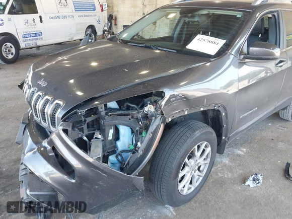 2018 Jeep Cherokee Latitude Plus with VIN 1C4PJMLB0JD512965, listed as a IAAI auction lot 42578881 with 48,290 mi miles and . Bid and sale history available at DreamBid. Image 6.