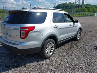 2013 Ford Explorer XLT z VIN 1FM5K8D80DGA20725, wystawiony jako IAAI lot #42270441 z przebiegiem 118 639 mil mil oraz . Historia ofert i sprzedaży dostępna na DreamBid. Obrazek 4.