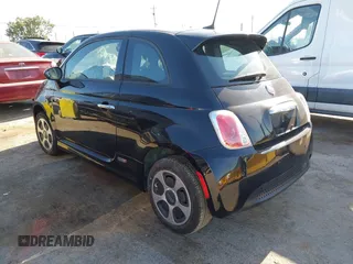 2016 FIAT 500e z VIN 3C3CFFGE7GT125711, wystawiony jako IAAI lot #42370895 z przebiegiem 26 278 mil mil oraz . Historia ofert i sprzedaży dostępna na DreamBid. Obrazek 3.