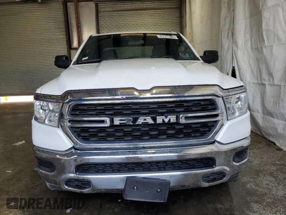 2023 Ram 1500 Big Horn z VIN 1C6RRFBG1PN554291, wystawiony jako Copart lot #59908015 z przebiegiem 23 248 mil mil oraz Czysty tytuł • Clean title. Historia ofert i sprzedaży dostępna na DreamBid. Obrazek 5.
