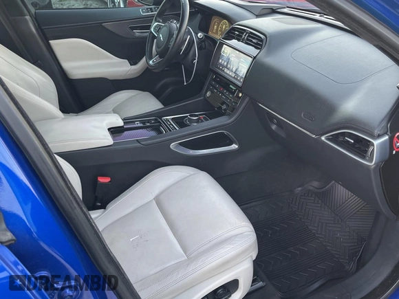 2017 Jaguar F-Pace with VIN SADCP2BV7HA059876, listed as a Copart auction lot 75567304 with 43,310 mi miles and Salvage title. Bid and sale history available at DreamBid. Image 5.