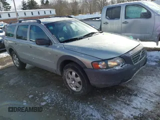 2004 Volvo V70 XC70 with VIN YV1SZ59H541136204, listed as a IAAI auction lot 41590792 with 243,562 mi miles. Bid and sale history available at carsss.com. Image 1.