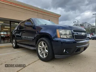 2010 Chevrolet Avalanche LT with VIN 3GNNCFE09AG124832, listed as a Copart auction lot 81128834 with 136,595 mi miles and Clean Title. Bid and sale history available at carsss.com. Image 1.