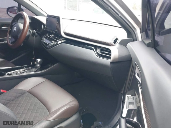 2019 Toyota C-HR XLE with VIN NMTKHMBX0KR082023, listed as a IAAI auction lot 41606867 with 52,814 mi miles. Bid and sale history available at carsss.com. Image 5.