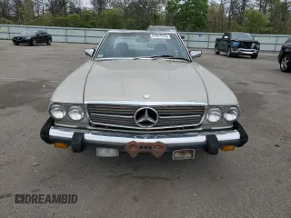 1985 Mercedes-Benz 380 z VIN WDBBA45C8FA035077, wystawiony jako Copart lot #57941015 z przebiegiem 127 403 mil mil oraz Tytuł czysty. Historia ofert i sprzedaży dostępna na DreamBid. Obrazek 5.