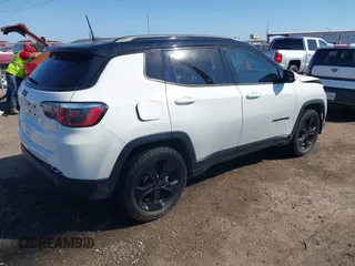 2020 Jeep Compass Latitude with VIN 3C4NJCBB6LT147594, listed as a IAAI auction lot 41592201 with 32,383 mi miles and . Bid and sale history available at DreamBid. Image 4.
