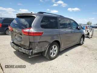 2018 Toyota Sienna LE Auto Access Seat with VIN 5TDKZ3DC3JS958245, listed as a Copart auction lot 53751565 with 91,101 mi miles and Salvage Title. Bid and sale history available at carsss.com. Image 3.