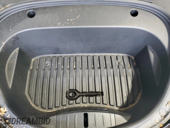 2022 Tesla Model 3 z VIN 5YJ3E1EA6NF369993, wystawiony jako Copart lot #58030945 z przebiegiem 128 079 mil mil oraz Szkoda całkowita • Salvage title. Historia ofert i sprzedaży dostępna na DreamBid. Obrazek 11.