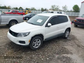 2012 Volkswagen Tiguan SE z VIN WVGAV7AX4CW546713, wystawiony jako IAAI lot #41929324 z przebiegiem 167 746 mil mil oraz . Historia ofert i sprzedaży dostępna na DreamBid. Obrazek 2.