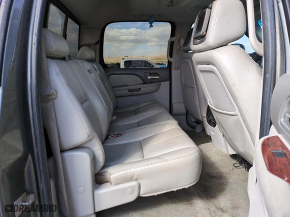 2011 GMC Sierra 2500HD SLT with VIN 1GT121E86BF126737, listed as a Copart auction lot 48694115 with 223,128 mi miles and Salvage Title. Bid and sale history available at carsss.com. Image 10.