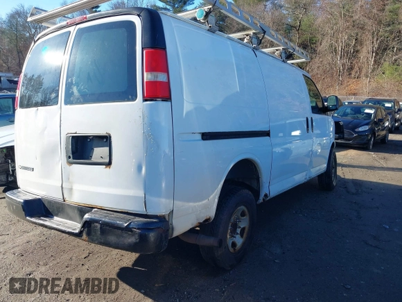 2008 Chevrolet City Express Cargo z VIN 1GCHG35K781152177, wystawiony jako IAAI lot #41070619 z przebiegiem Nie podano mil oraz . Historia ofert i sprzedaży dostępna na DreamBid. Obrazek 4.
