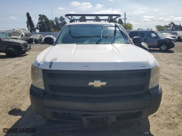 2007 Chevrolet Silverado 1500 Classic Work Truck with VIN 1GCEC14X87Z605271, listed as a Copart auction lot 68501414 with 136,571 mi miles and Salvage Title. Bid and sale history available at carsss.com. Image 5.