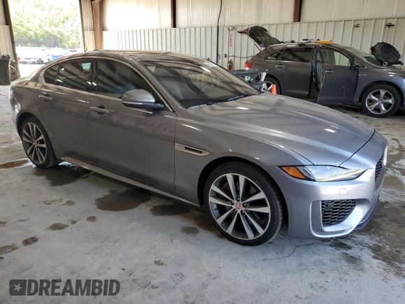 2020 Jaguar XE R-Dynamic S z VIN SAJAT4GX4LCP58076, wystawiony jako Copart lot #48547715 z przebiegiem 42 275 mil mil oraz Szkody całkowita. Historia ofert i sprzedaży dostępna na DreamBid. Obrazek 4.